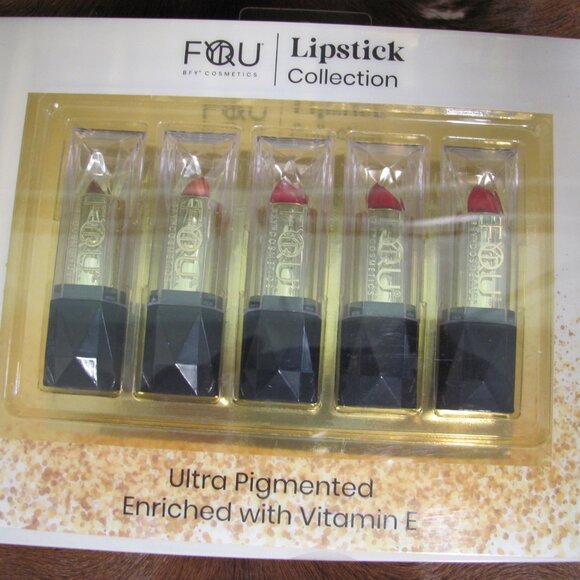 MAKEUP BUNDLE 4 PIECES NIP - Picture 5 of 6